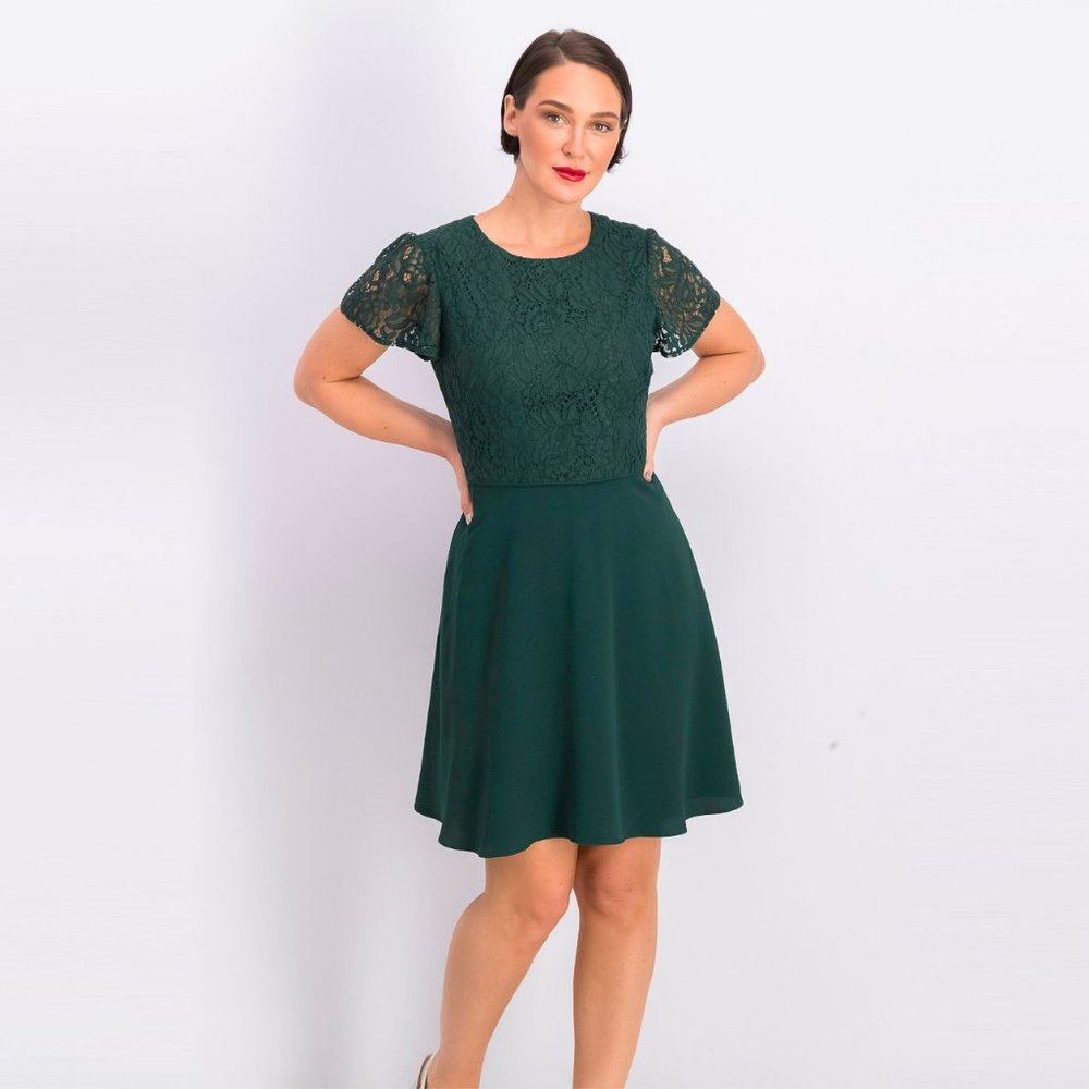 NWT Womens Size 4 Gal Meets Glam Collection Green Bria Lace Detail Mini Dress